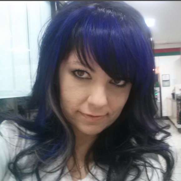 Meet your Posher, Stacy - Picture 5 of 9